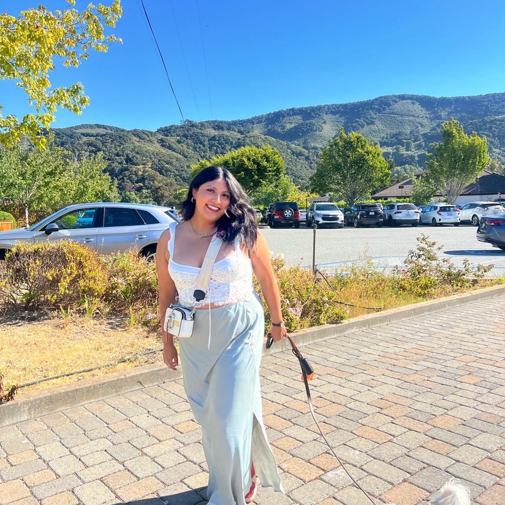 Meet your Posher, Lesly